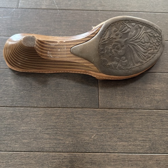 Hush Puppies Tan Floral Sandals - Picture 7 of 14